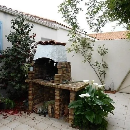 Le Chateau D'olonne * La Pironnière
